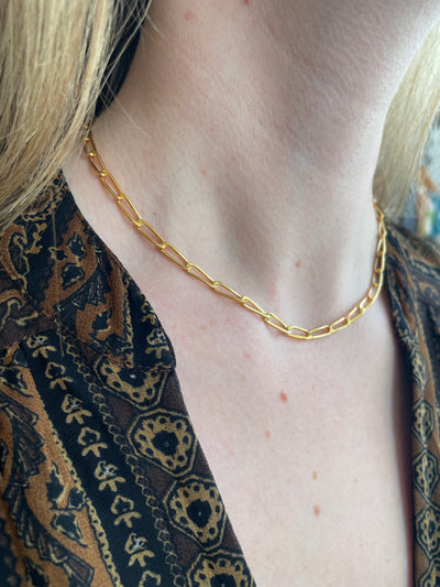 PAPERCLIP CHAIN NECKLACE IN YELLOW GOLD - Romi Boutique