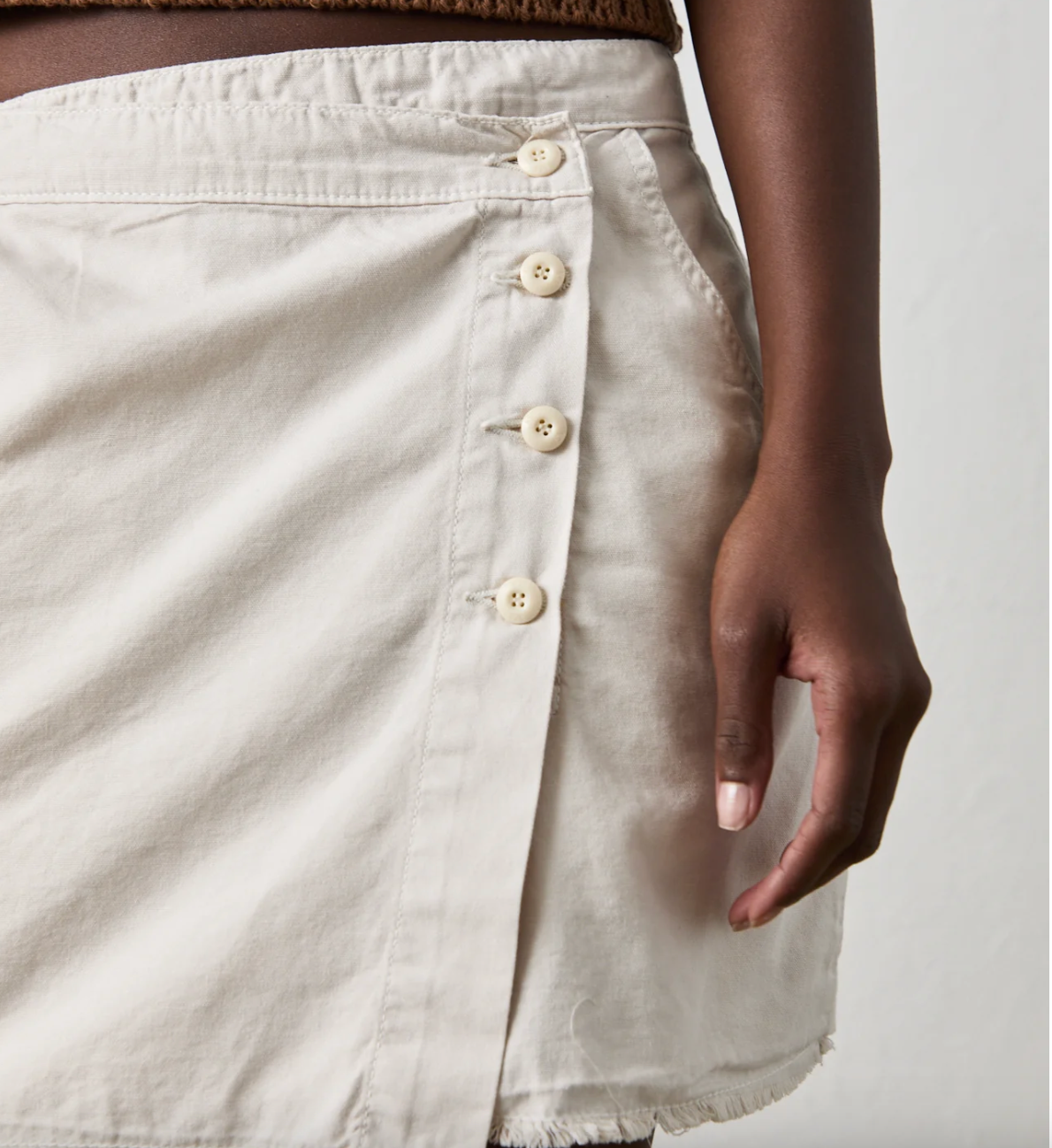 EVERLY SKIRT IN SOFT WHITE - Romi Boutique