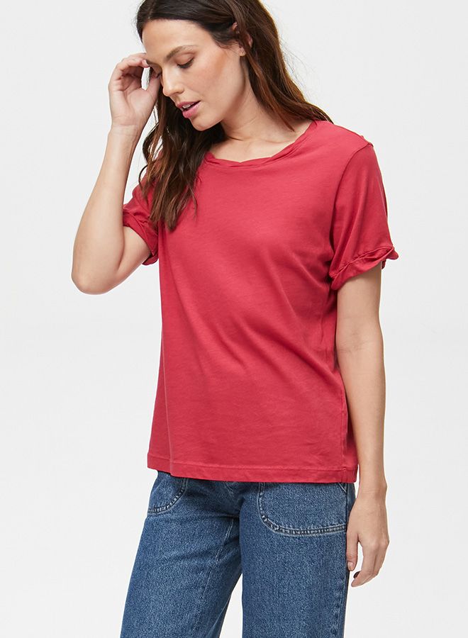 SLOAN ROLLED SLEEVE CREW NECK TEE IN SANGRIA - Romi Boutique