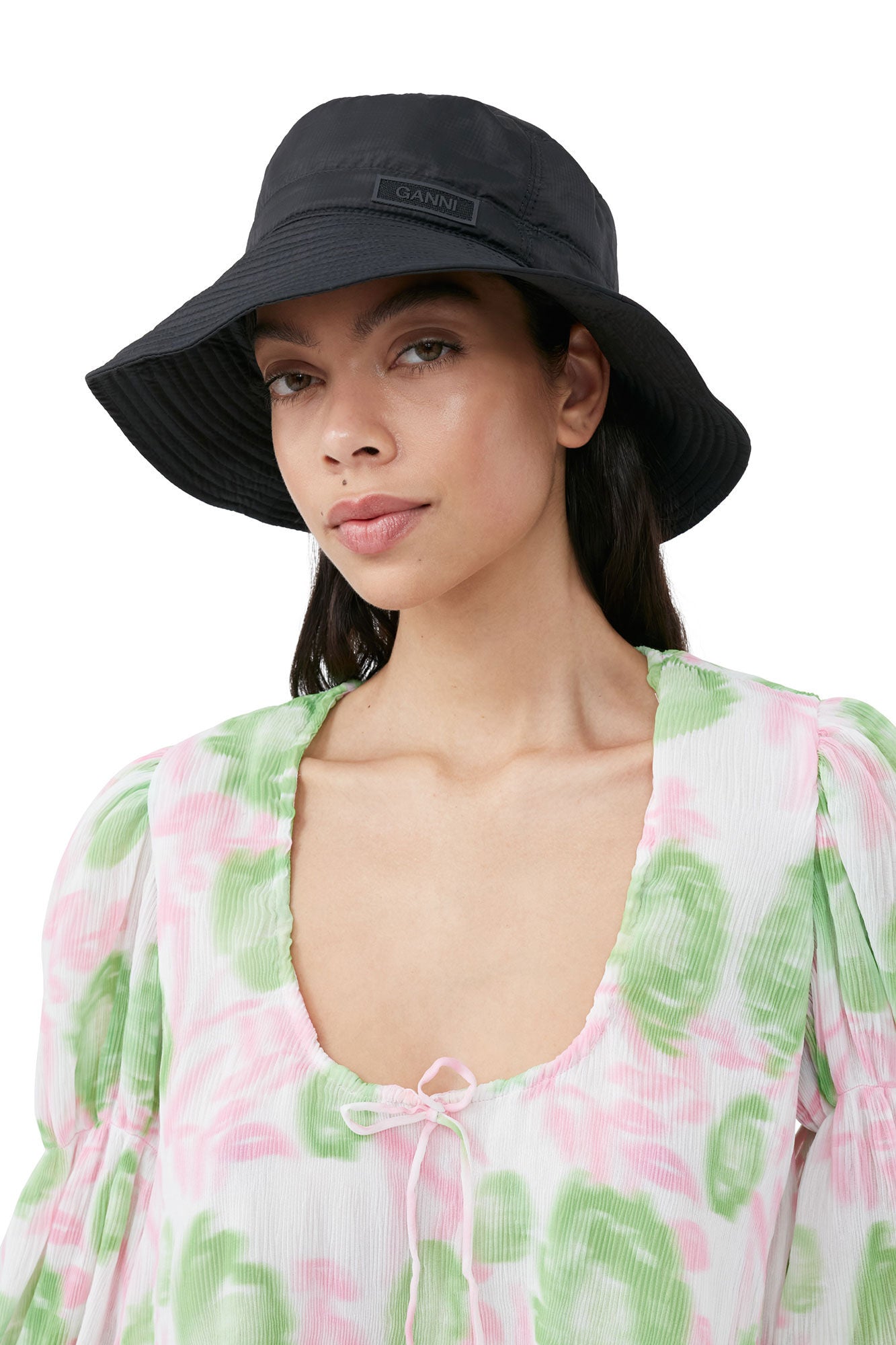 RECYCLED TECH BUCKET HAT IN BLACK - Romi Boutique