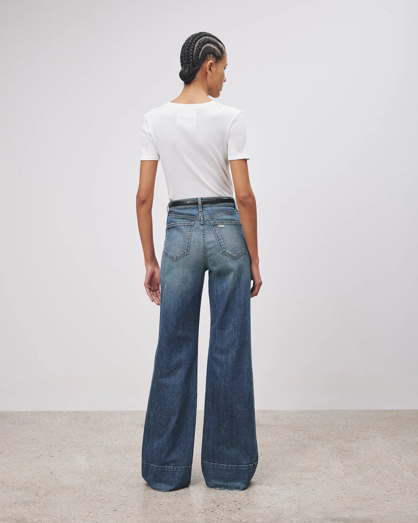 NADEGE JEAN IN CLASSIC WASH - Romi Boutique