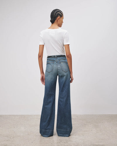 NADEGE JEAN IN CLASSIC WASH - Romi Boutique