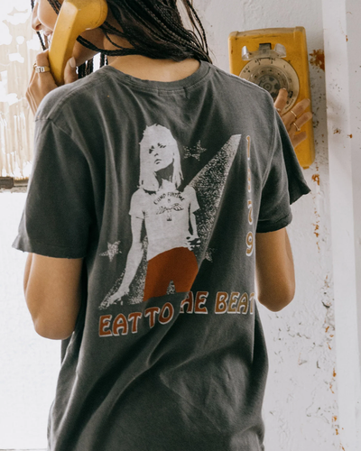 BLONDIE GLITTER TEE IN VINTAGE BLACK