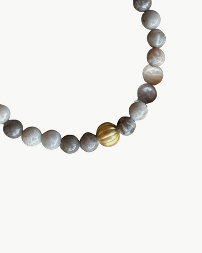 CHARM BRACELET IN TAUPE MULTI
