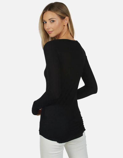 OTIS FITTED V-NECK IN BLACK