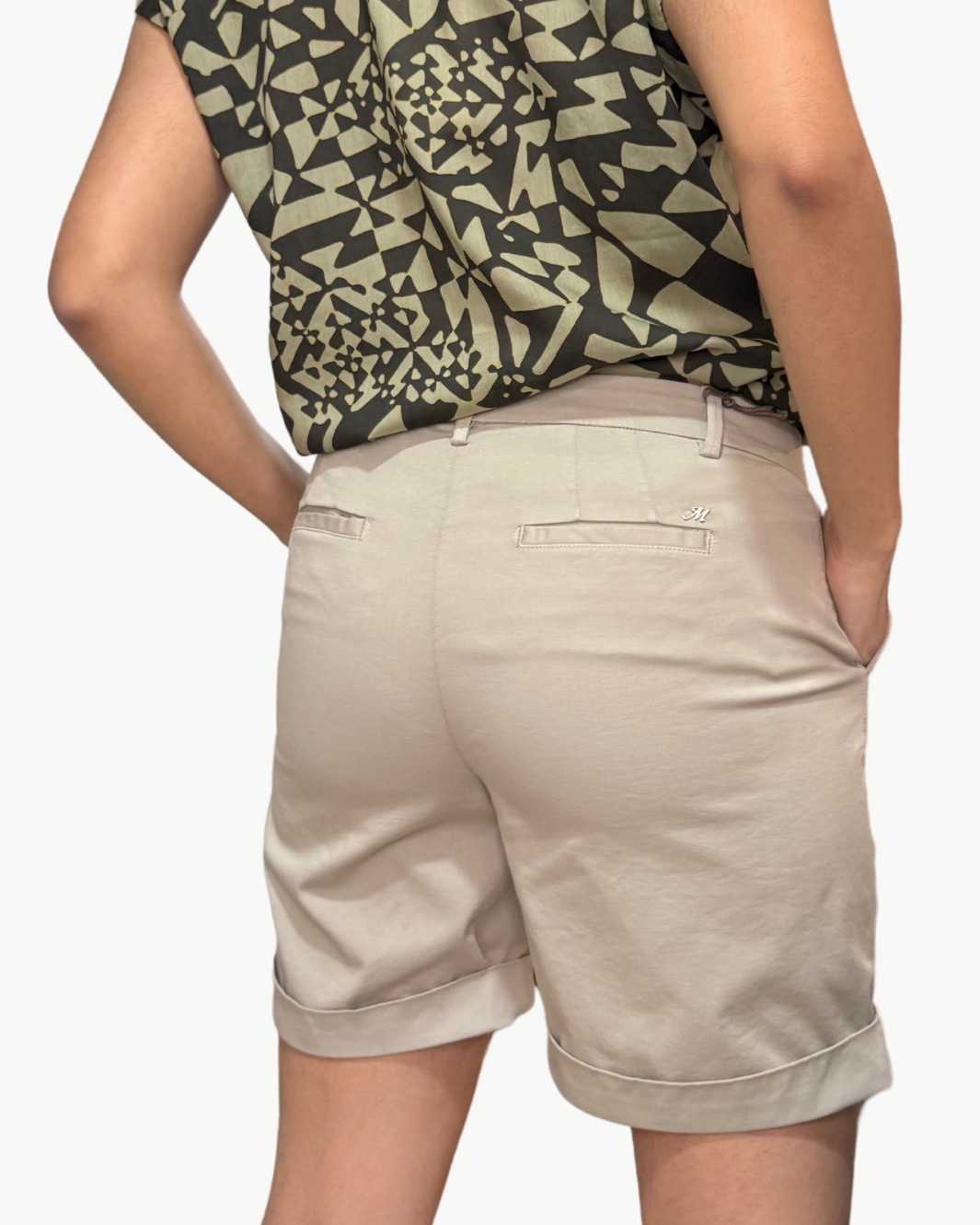 Mason's JAQUELINE CURVIE SHORT IN BEIGE at Romi Boutique
