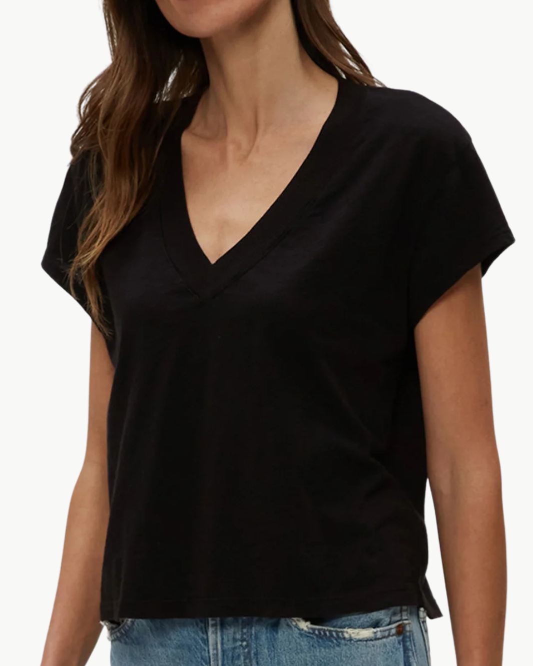 HARLAN CROPPED V-NECK TEE IN BLACK