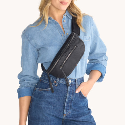 CHARLES CROSSBODY MED IN BLACK/GUNMETAL