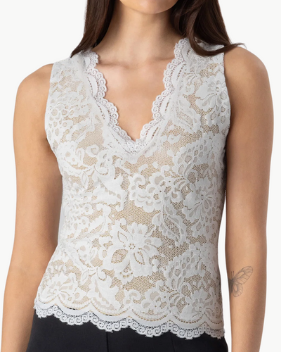 LEILA STRETCH LACE TOP IN WHITE/BEIGE