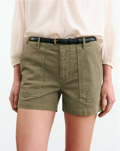 UTILITY SHORT IN MILITARY GREEN