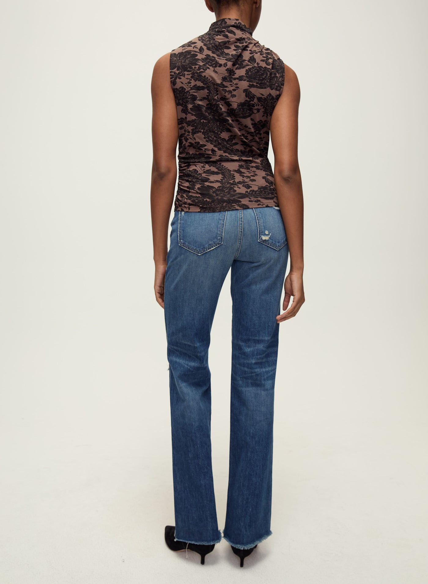 MYLIE SLEEVELESS TOP IN DARK LICHEN/BLACK - Romi Boutique