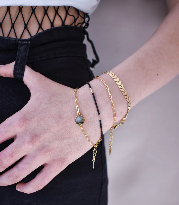 FLOW BRACELET IN BLACK - Romi Boutique