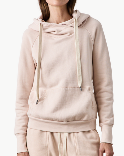 LISSE FITTED PULLOVER HOODY IN PEARL