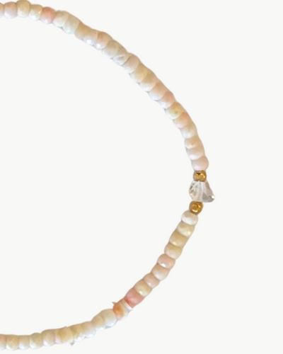 BEADED BRACELET IN PINK/WHITE