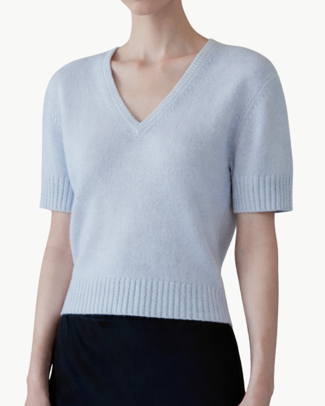 W.Cashmere EIRA V NECK at Romi Boutique