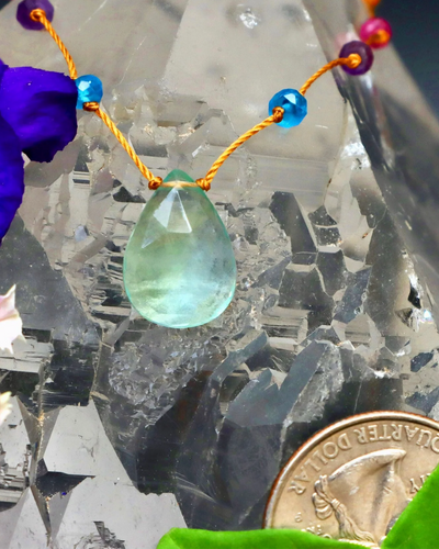 GREEN FLUORITE NECKLACE IN RAINBOW DROP