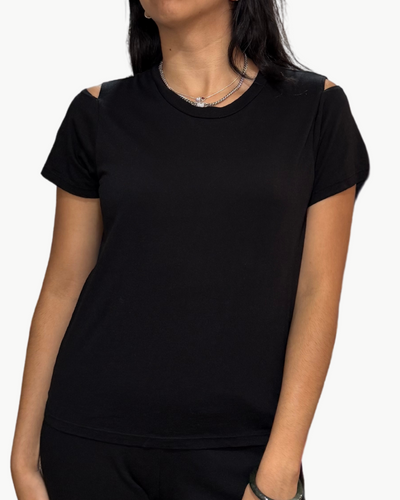 CODA FITTED TEE W/ SLEEVE OPENINGS IN BLACK