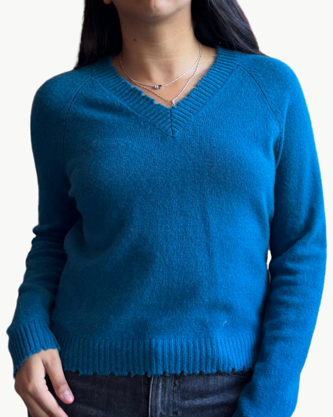 CASHMERE FRAYED EDGE V NECK IN TEAL