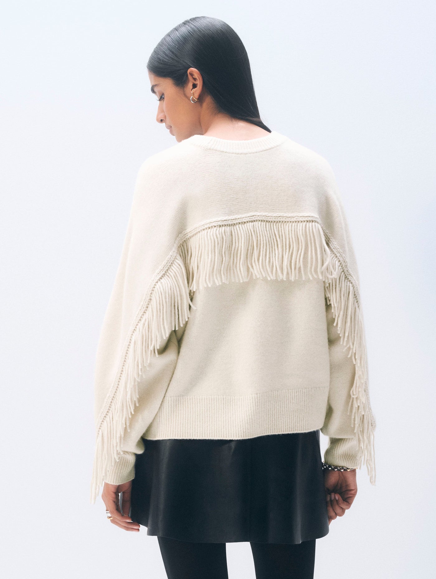 CASHMERE BLEND LUXE FRINGE CREW IN IVORY
