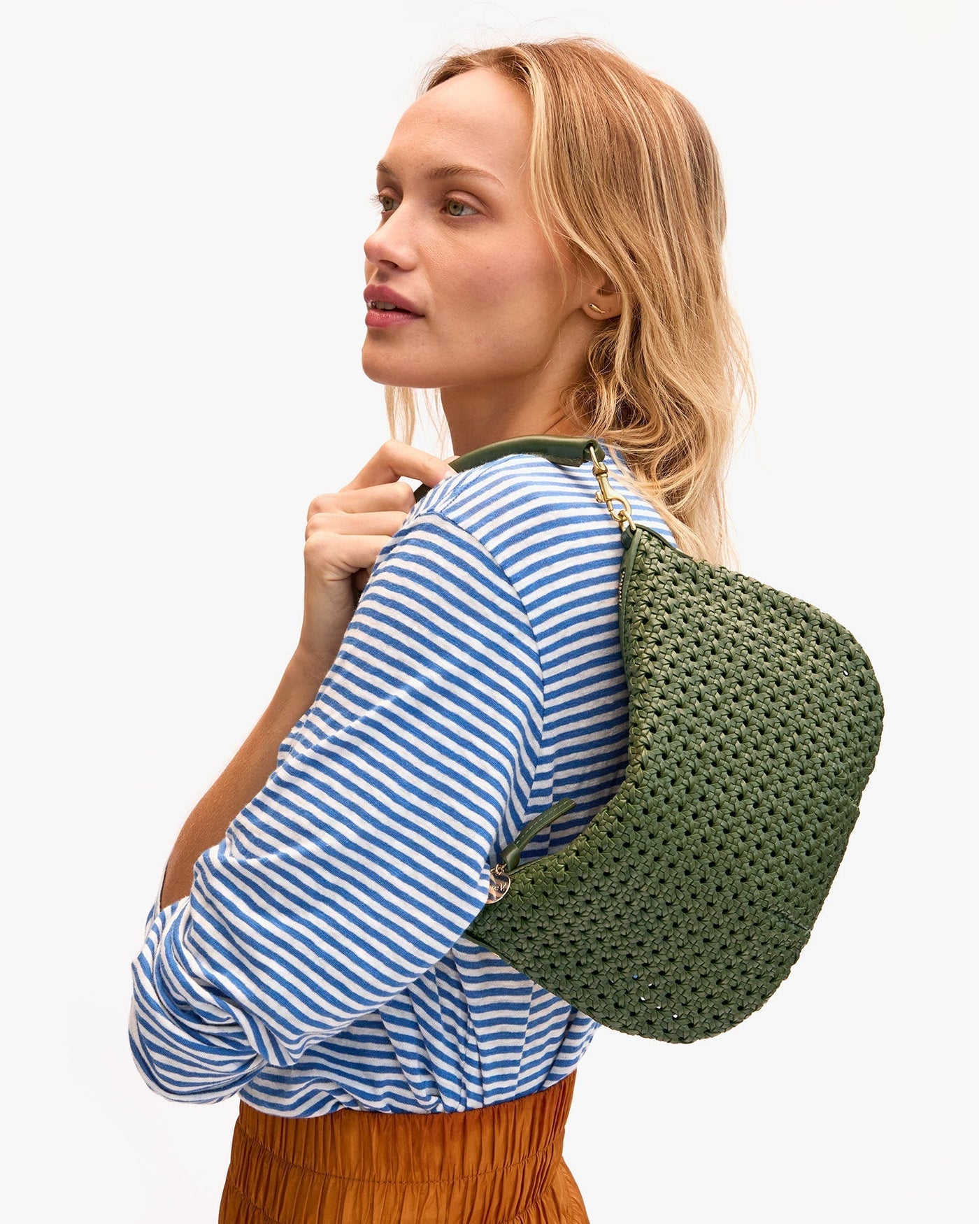 PETIT MOYEN MESSENGER IN ARMY RATTAN
