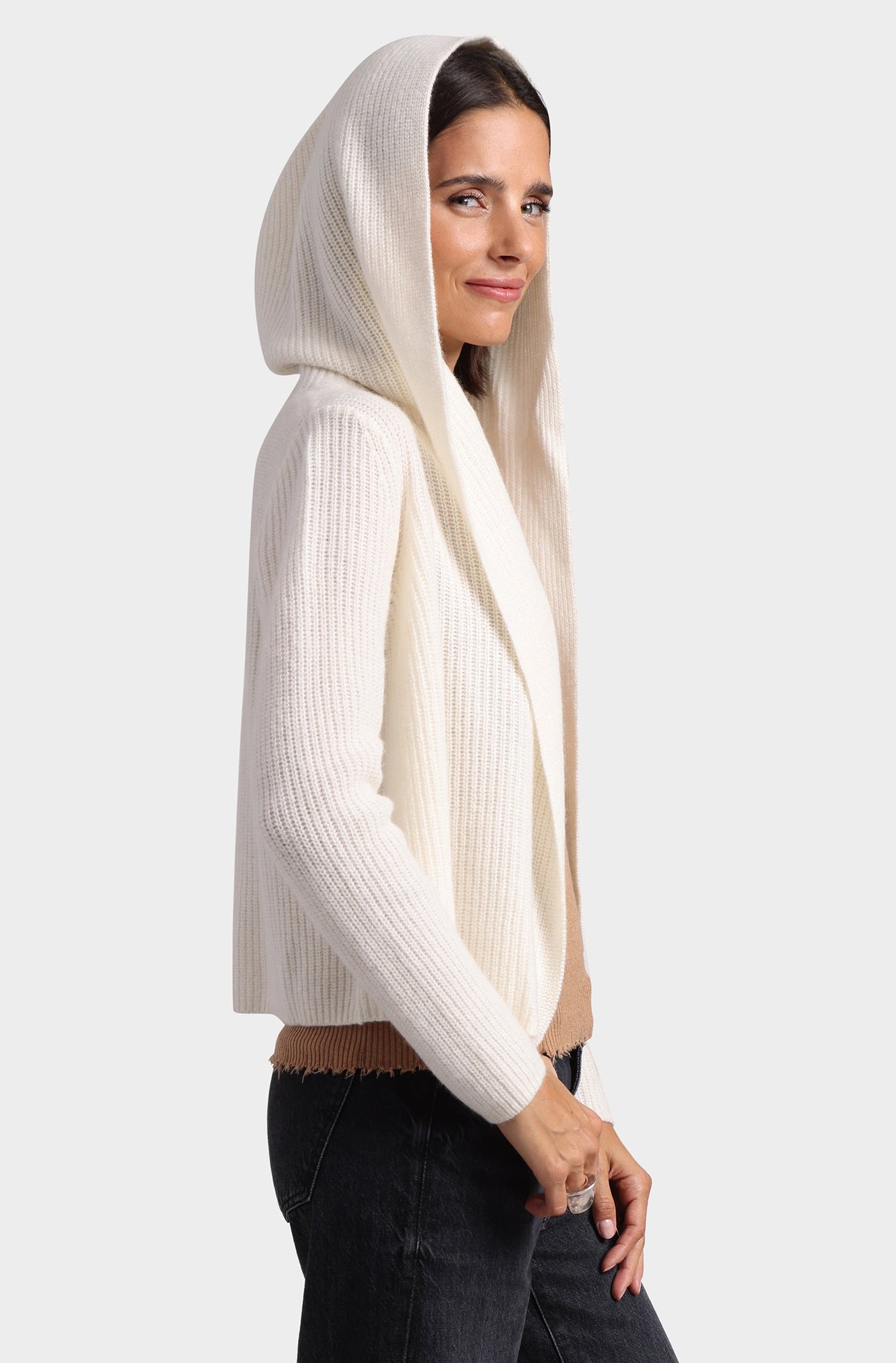 CASHMERE SHAKER HOODED FLYAWAY CARDIGAN IN WHITE