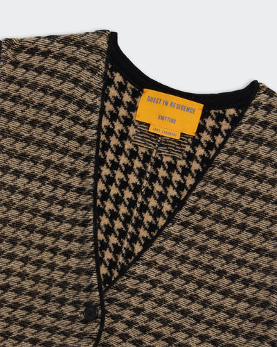 HOUNDSTOOTH TAILORED VEST IN BLACK/DUNE