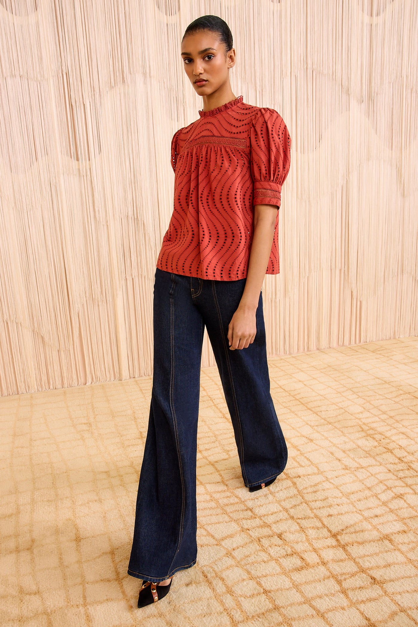 VIRGINIA LACE COLLAR SHORT SLEEVE BLOUSE IN CLARET