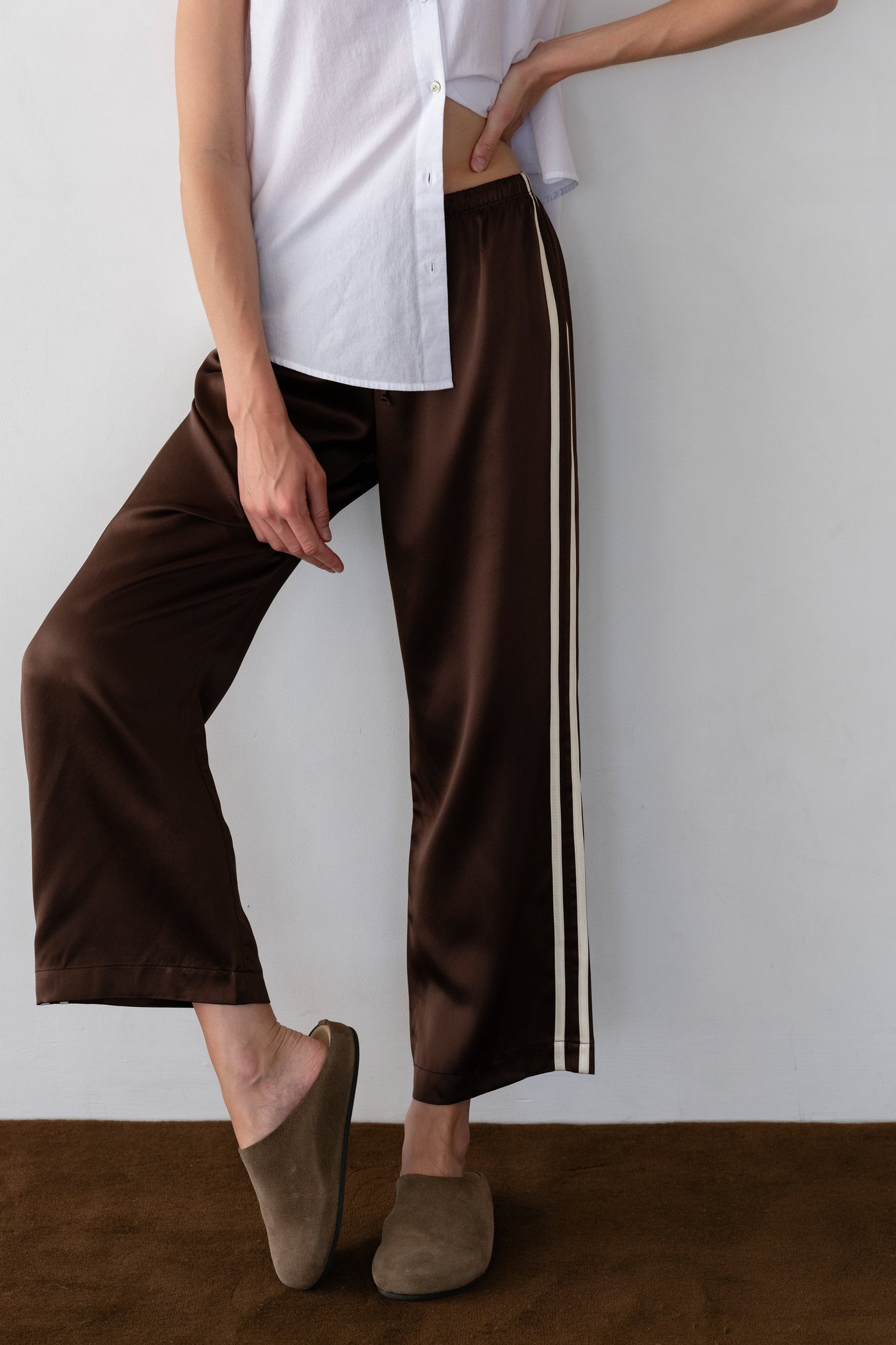 THE SILK STRIPE CROP PANT IN ESPRESSO