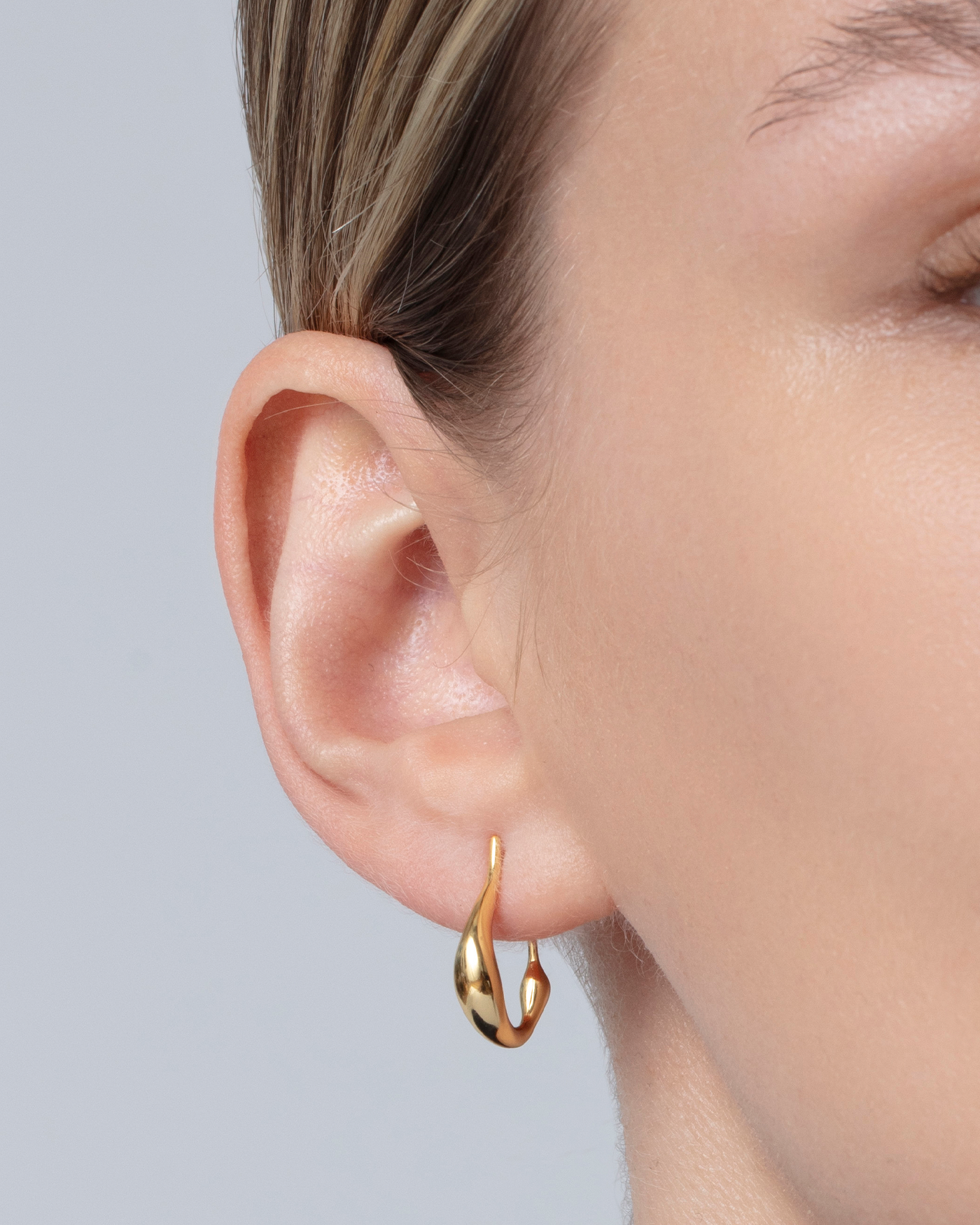 MINI COLETTE HOOPS IN HIGH POLISH GOLD
