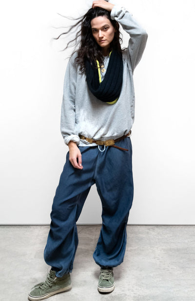 MATTE/SATIN LOOSE DRAWCORD BIGGY PANT IN MOONSHROOMS POWDER