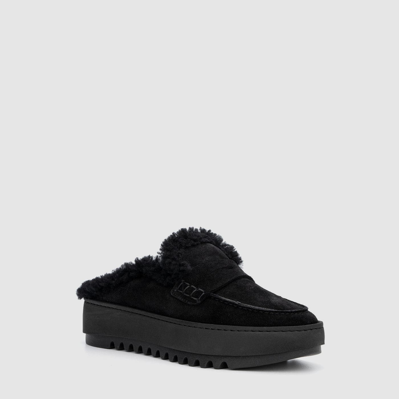 AMATA IN BLACK/BLACK