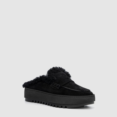 AMATA IN BLACK/BLACK
