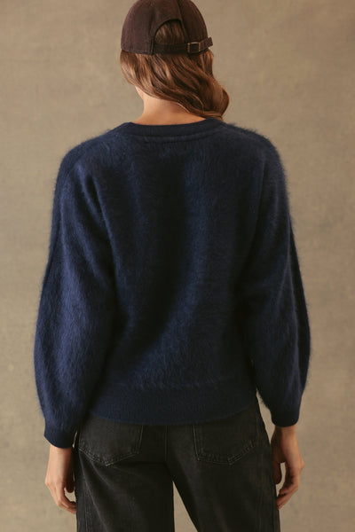 SUE FUZZY CASHMERE V NECK PULLOVER IN NAVY