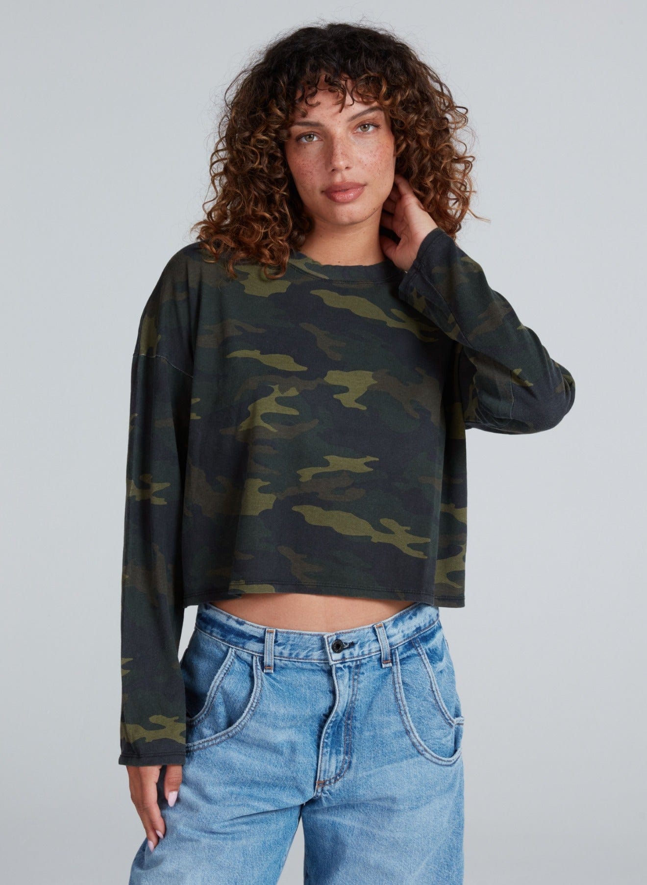 CROPPED LONG SLEEVE IN CAMO