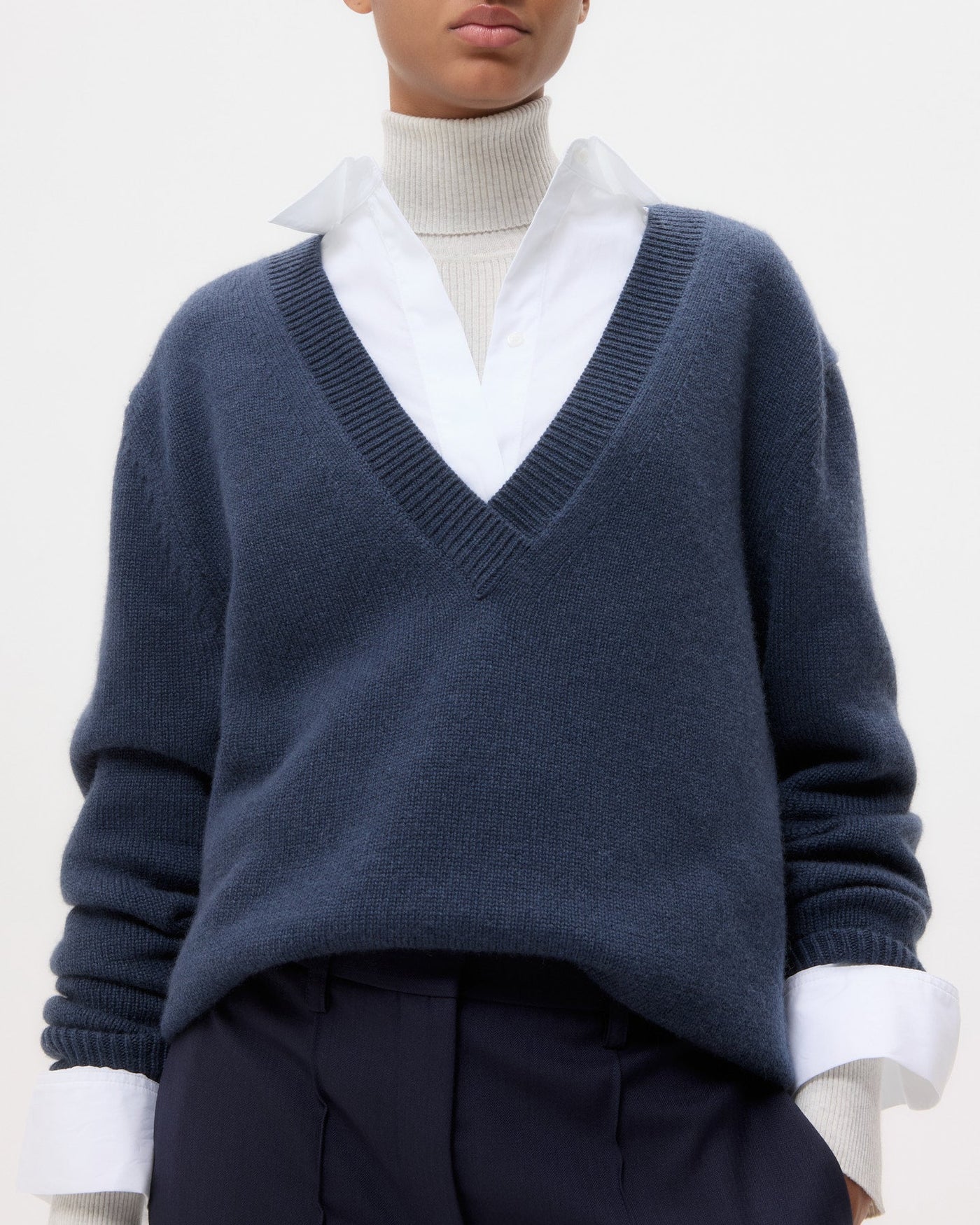 DEEP V SWEATER IN SELVEDGE