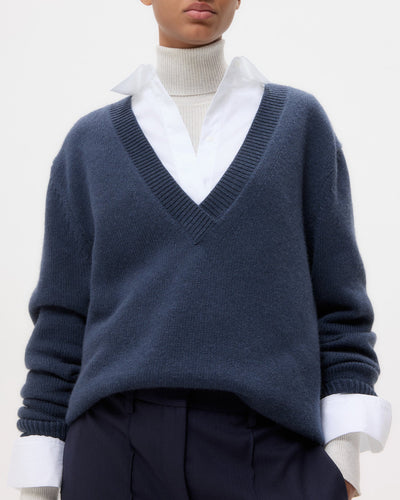 DEEP V SWEATER IN SELVEDGE