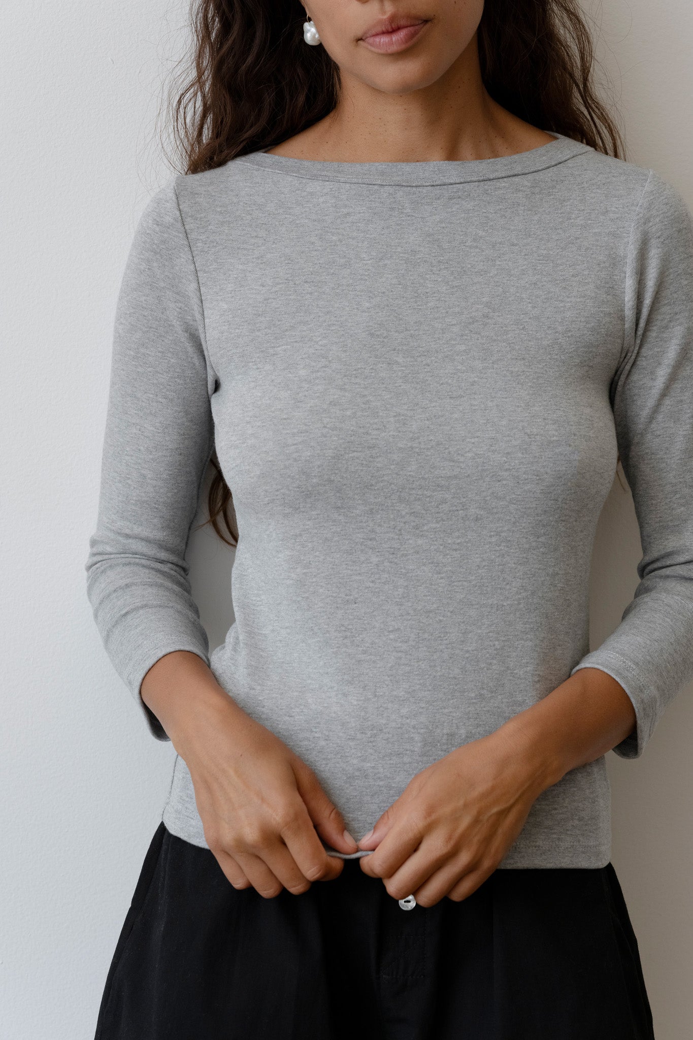 THE BABY RIB BOAT NECK IN HEATHER GREY