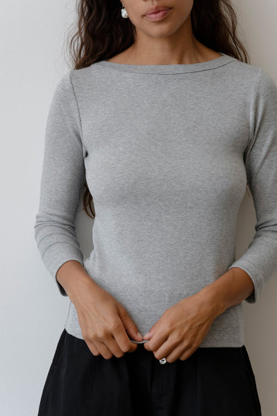 THE BABY RIB BOAT NECK IN HEATHER GREY