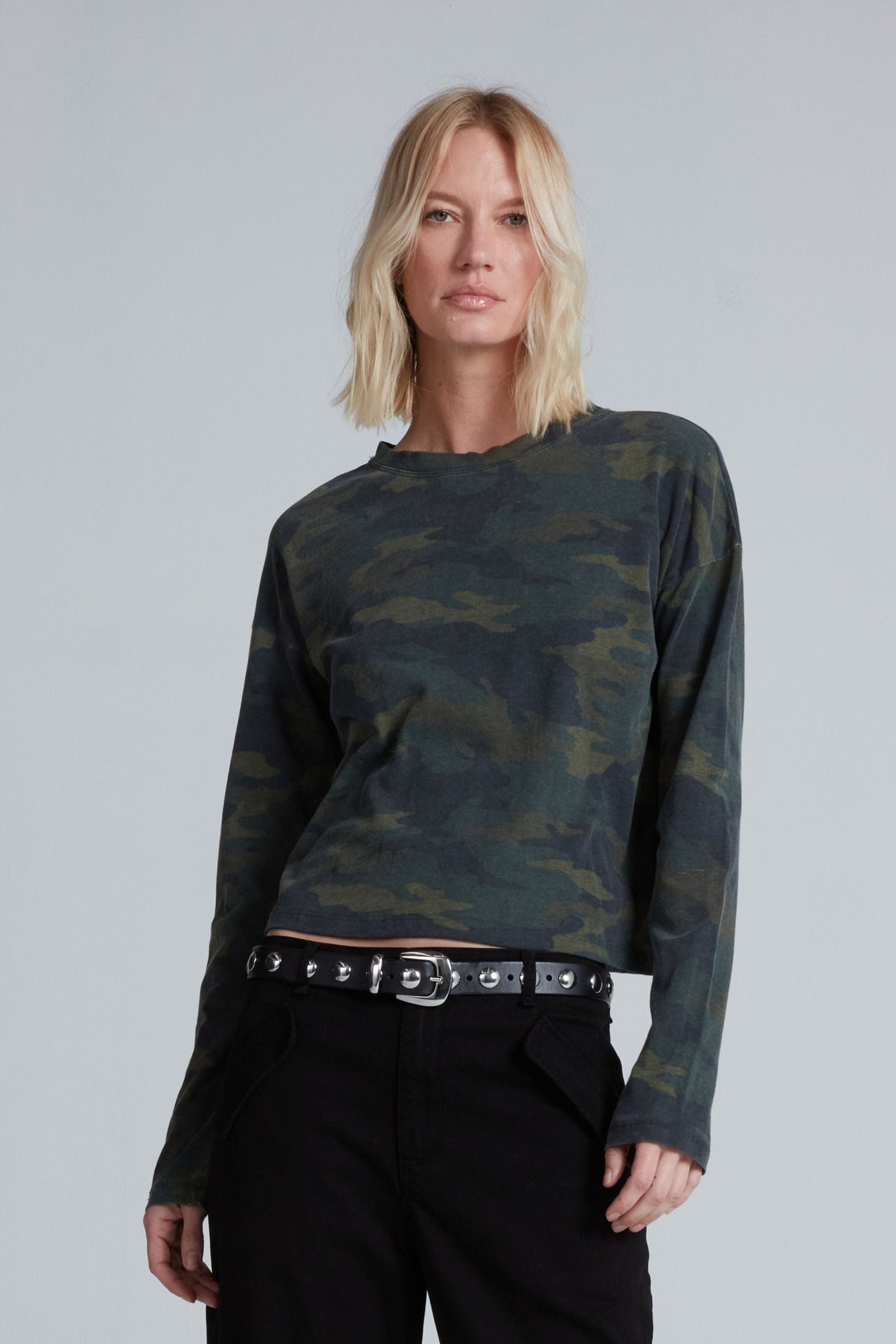 CROPPED LONG SLEEVE IN CAMO