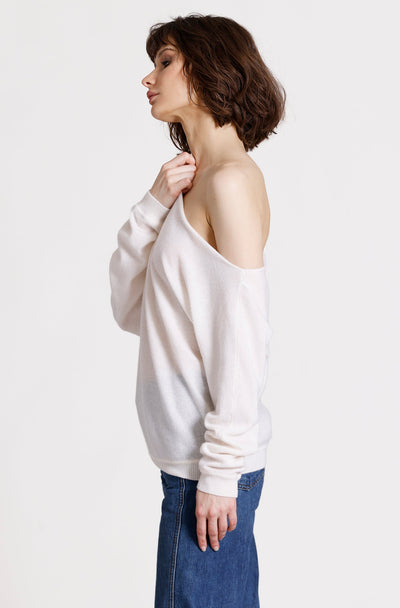 CASHMERE OFF THE SHOULDER TOP IN WHITE