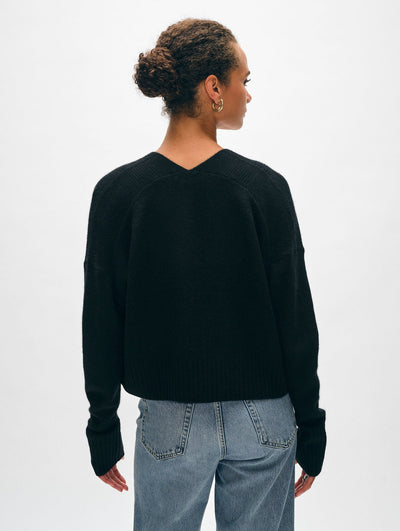 CASHMERE FEATHERWEIGHT OPEN CARDIGAN IN BLACK