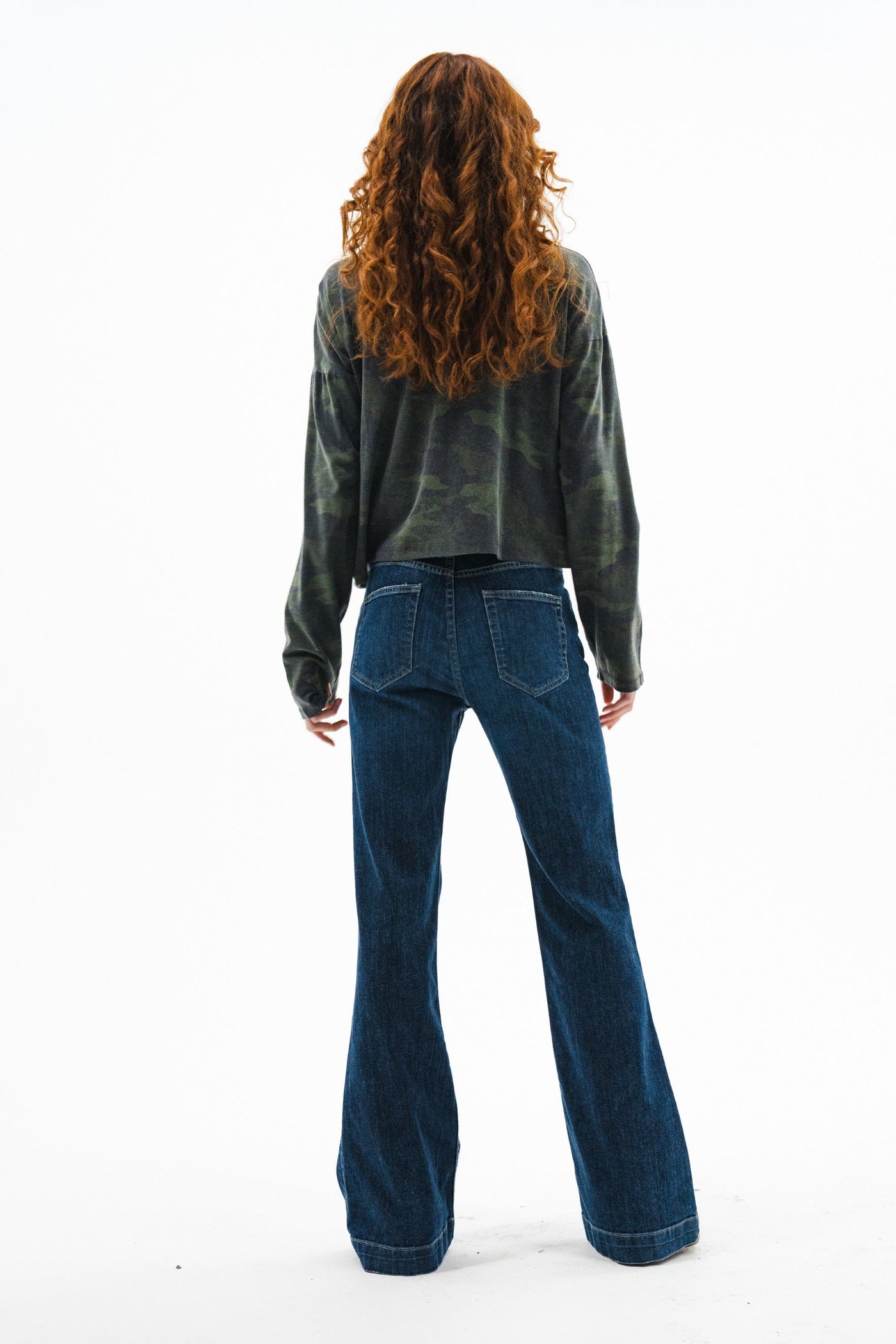 CROPPED LONG SLEEVE IN CAMO