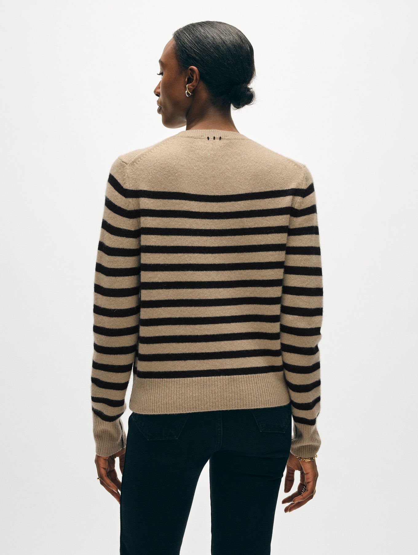 CASHMERE STRIPED CREWNECK IN KHAKI/BLACK