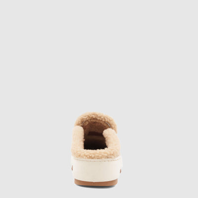 AMATA IN CAMEL/CAMEL