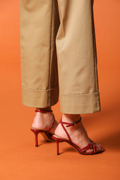 NEW YORK STUDIO CROPPED CHINO PANT IN BEIGE