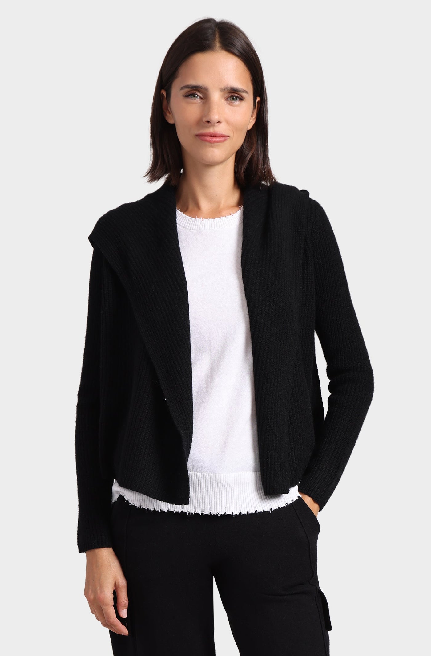 CASHMERE SHAKER HOODED FLYAWAY CARDIGAN IN BLACK