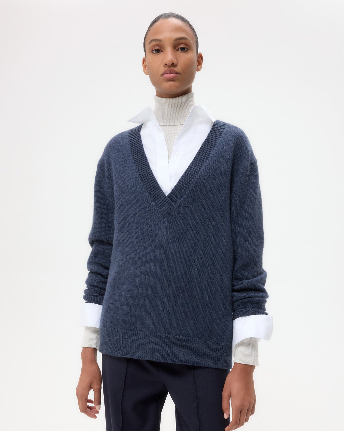 DEEP V SWEATER IN SELVEDGE