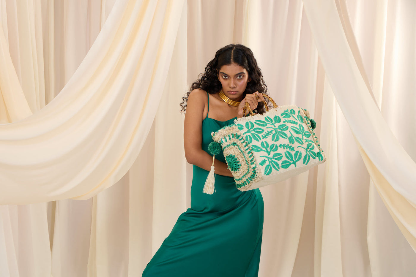 HARYALI JUTE TOTE IN AQUA - Romi Boutique