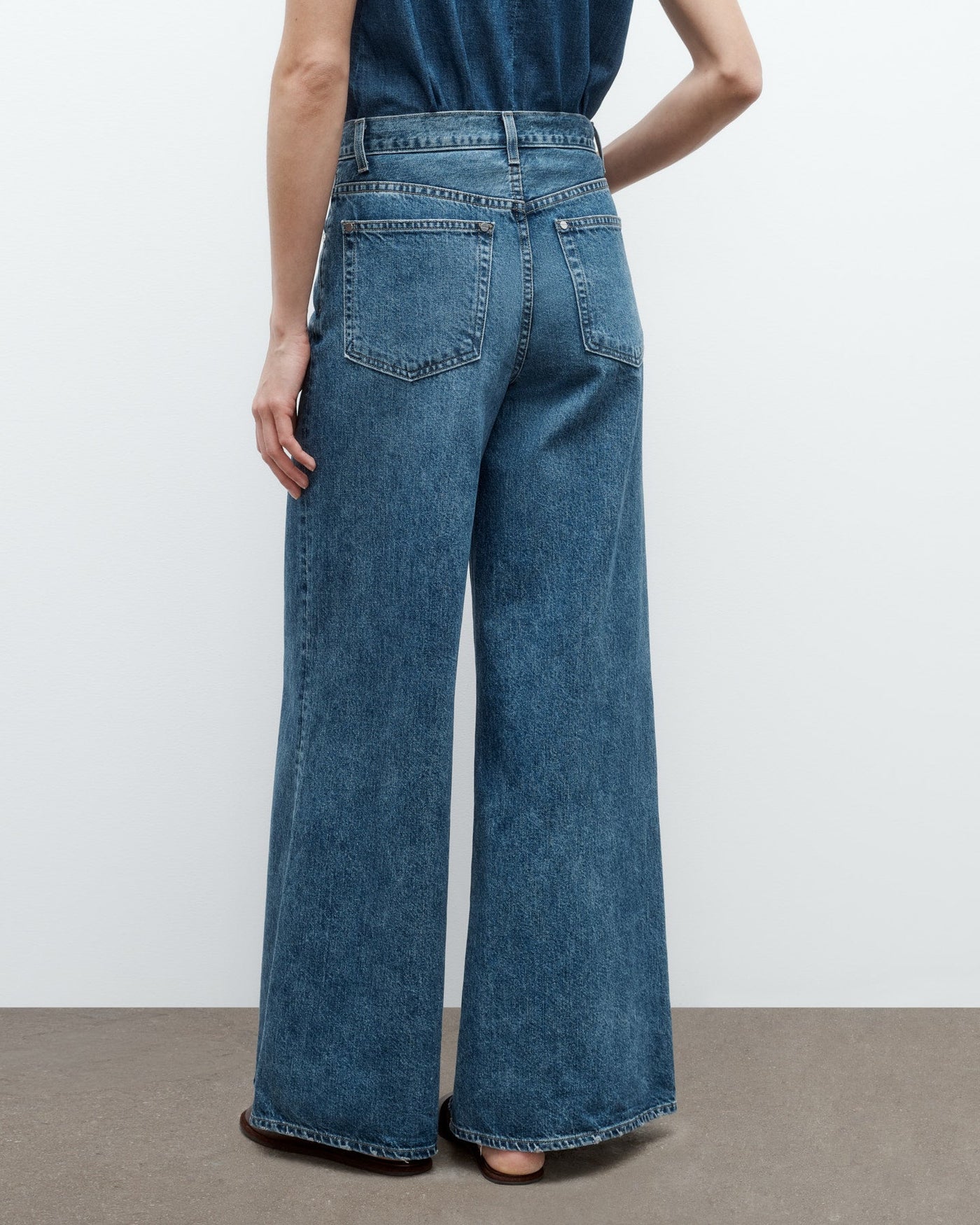 TALL TINY DANCER JEAN IN PARIS