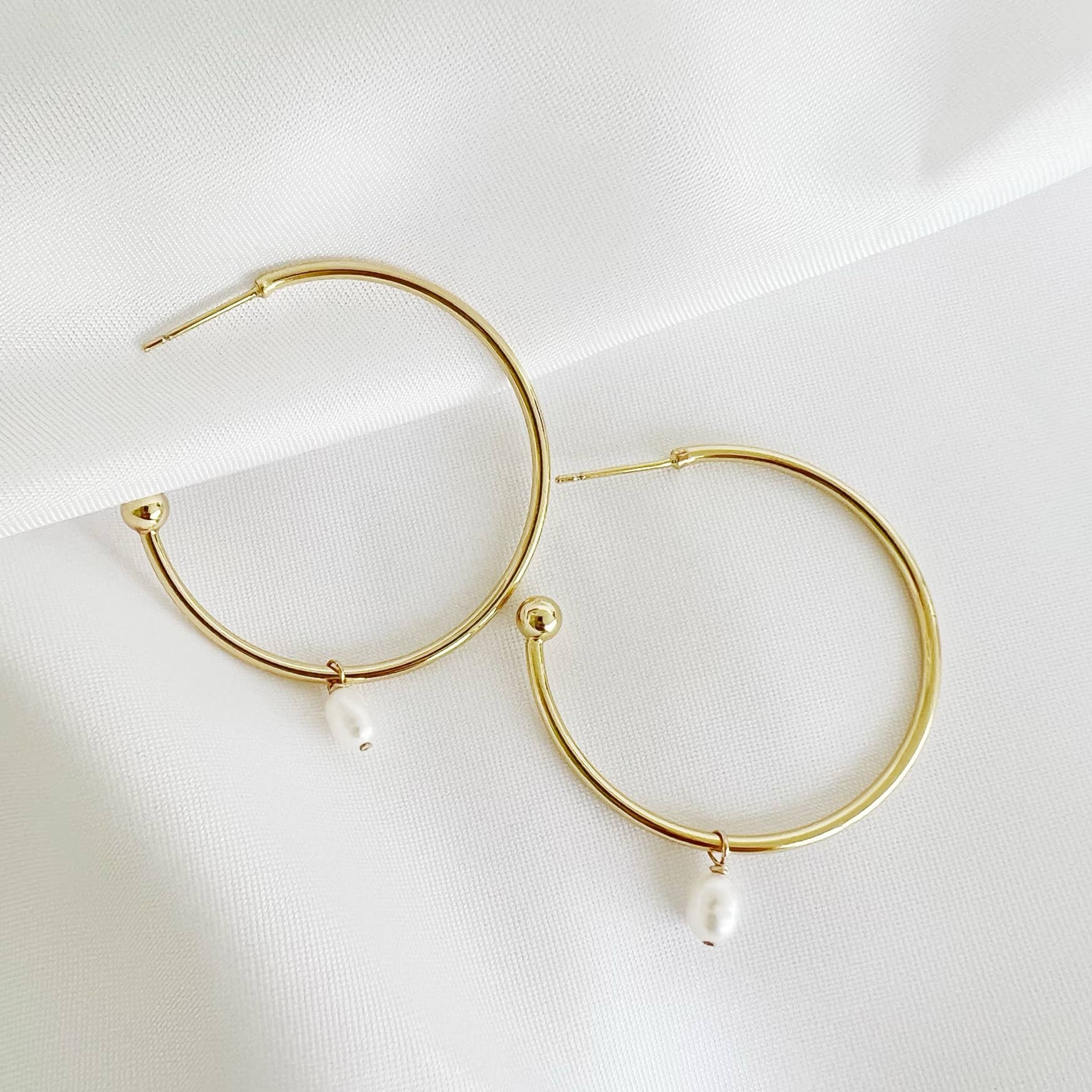 Romi Pearl Island Hoop Earrings at Romi Boutique